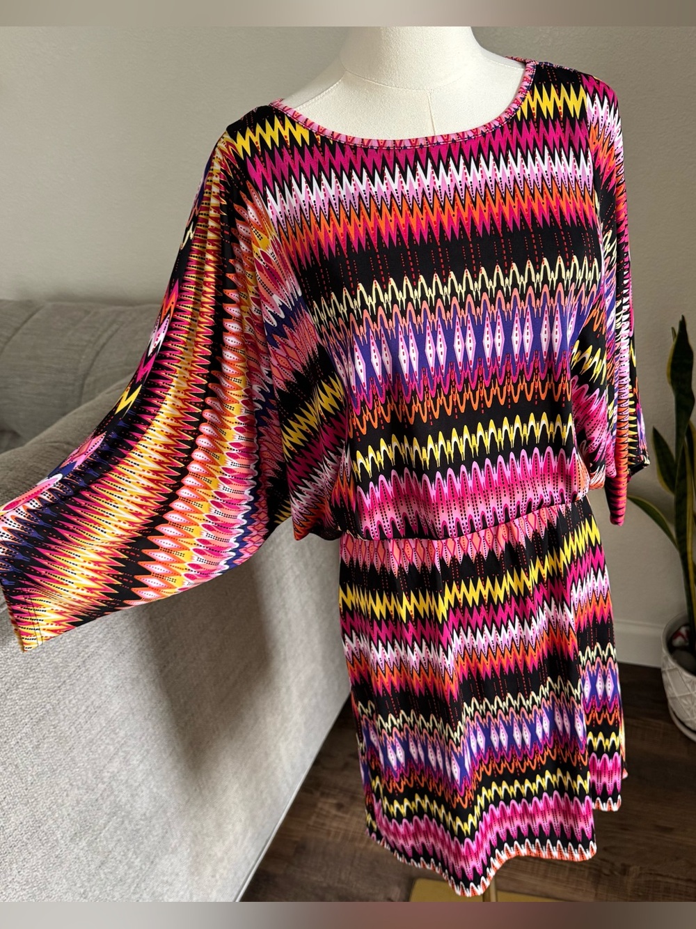 Vintage Olivia Matthews Medium Groovy Print Dress Elastic Waist Tie Flowy Retro